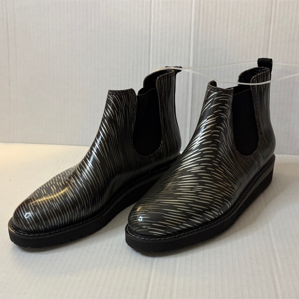 Cougar x Jill Malek Kensington Waterproof Chelsea Rain Boots Size 10 Black